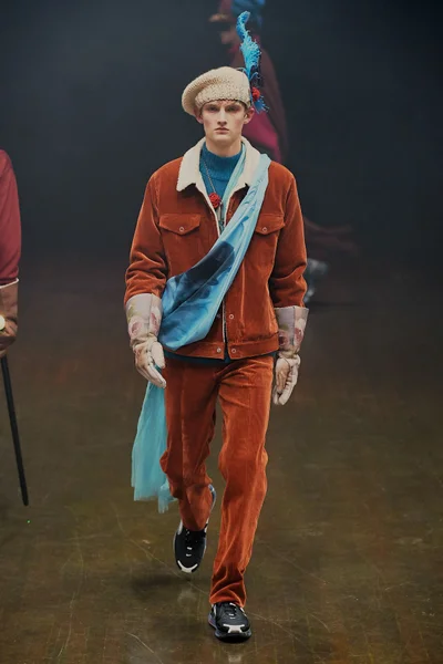 Look 12